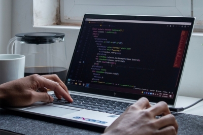 تطوير منصة الكترونية مخصصة